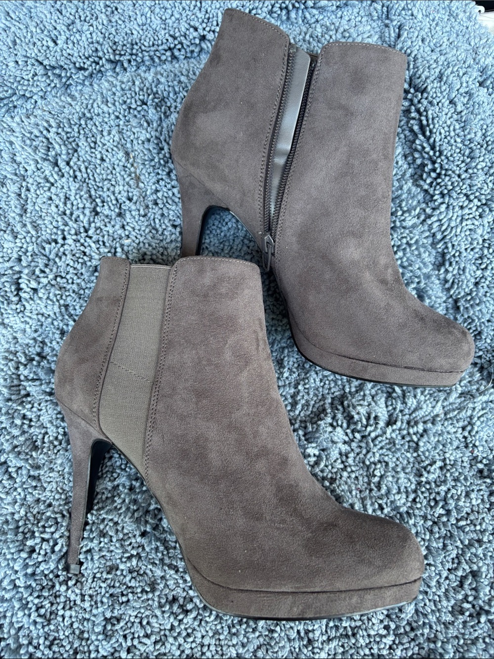 Apt. 9 Taupe Suede High-Heel Ankle Booties